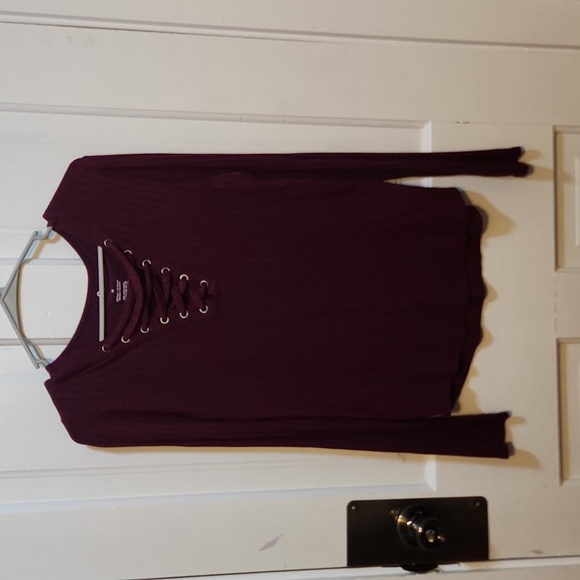 Junior's SO Maroon Long Sleeve Top - Picture 1 of 3